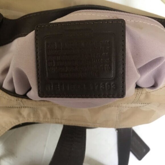 Coach Soho Lyn Signature Leather CC Shoulder Bag Hobo Zip Pockets Neutral Tote - Picture 13 of 16